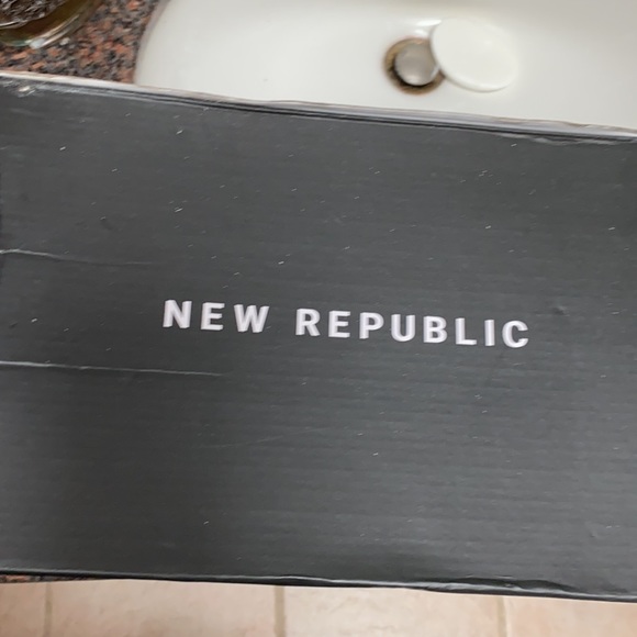 New republic Bowery - Picture 4 of 4